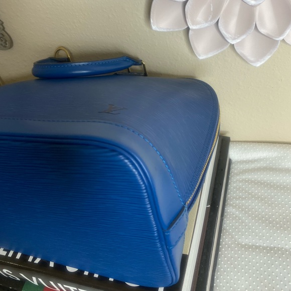 Louis Vuitton Alma Epi Blue PM - Picture 8 of 11